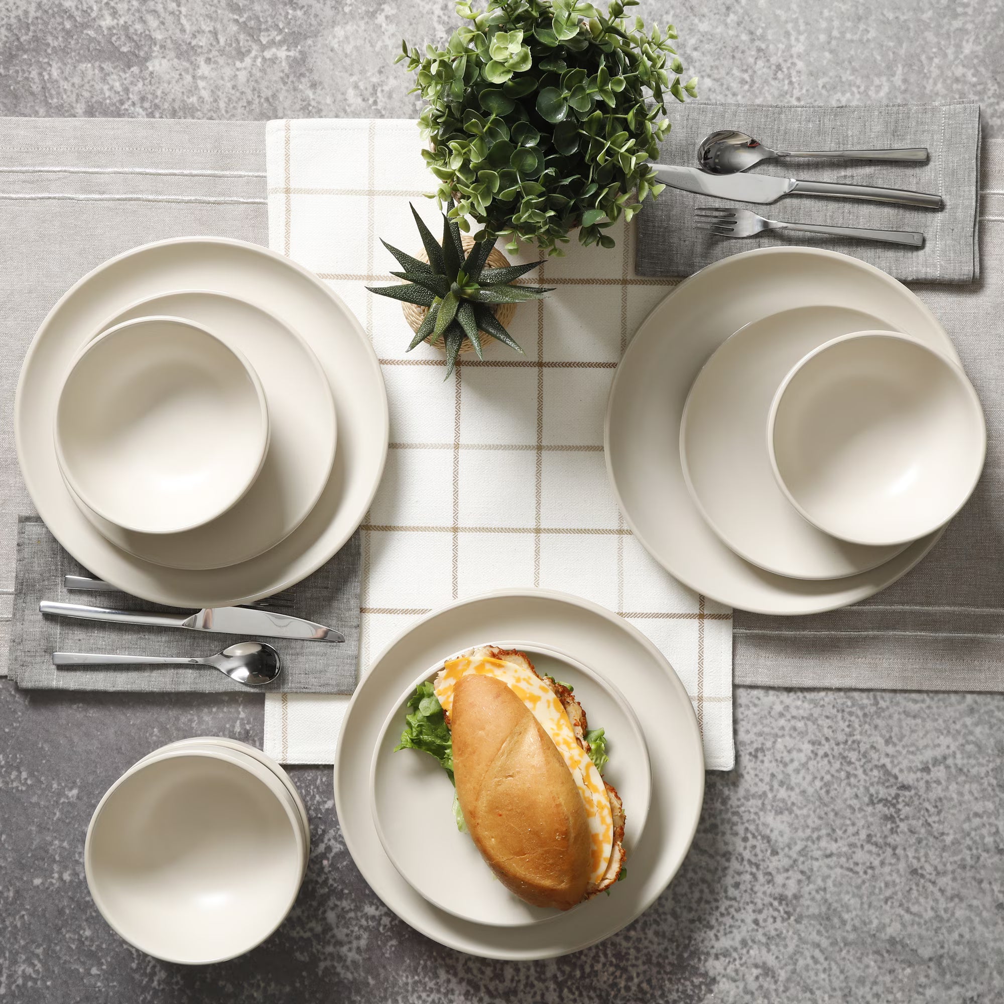 Vajilla de 12 piezas Better Homes & Gardens Zuri, crema